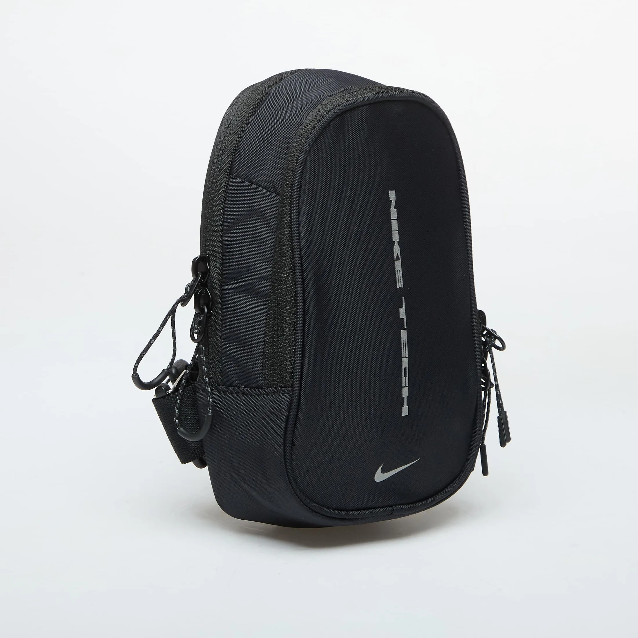 Мъжка чанта за през рамо Nike Commute Tech 1L черна/сребриста – Black|Reflect Silver – Crossbody чанти