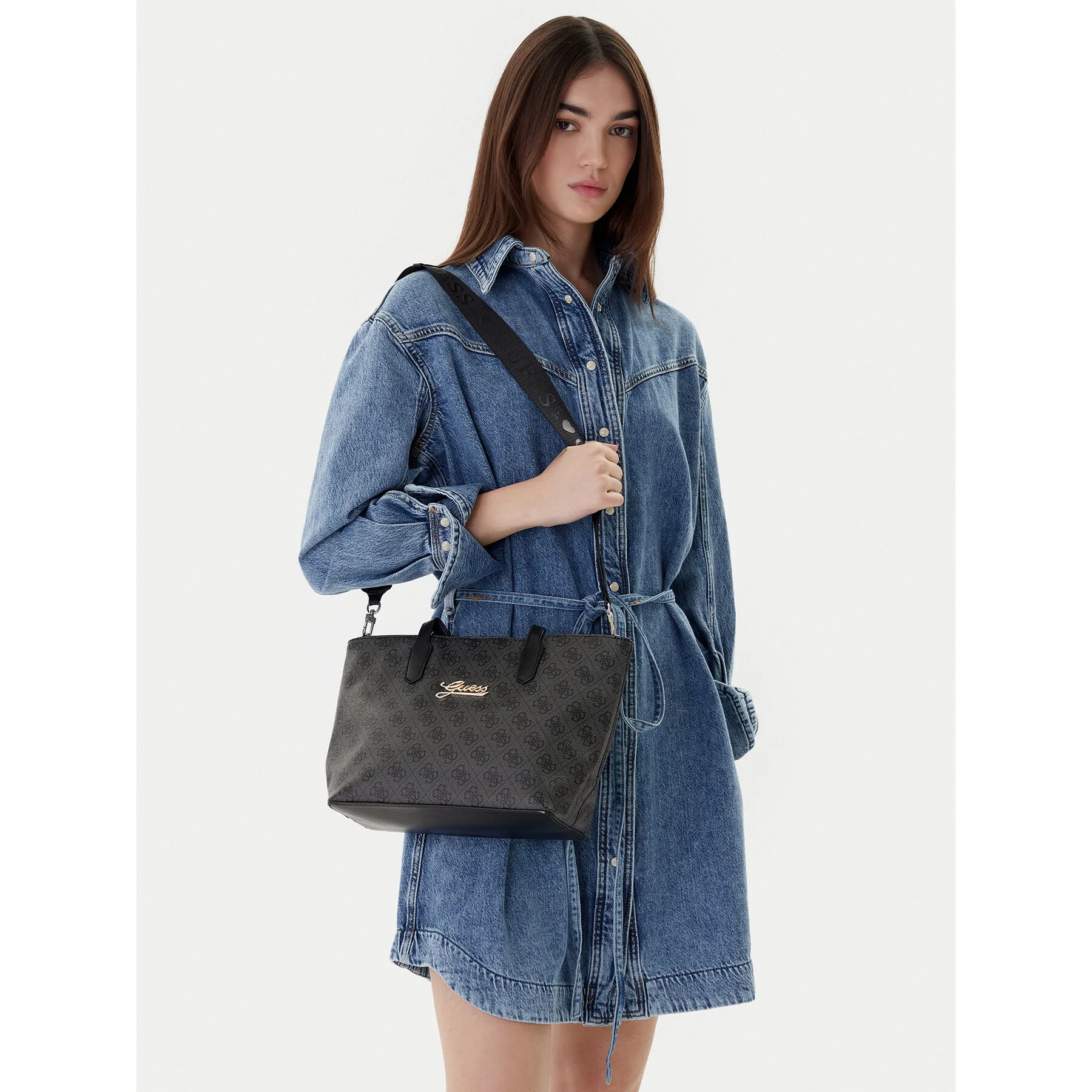 Дамска чанта Guess WFMF0 J6RZ13 черна – Черен – Класически дамски чанти