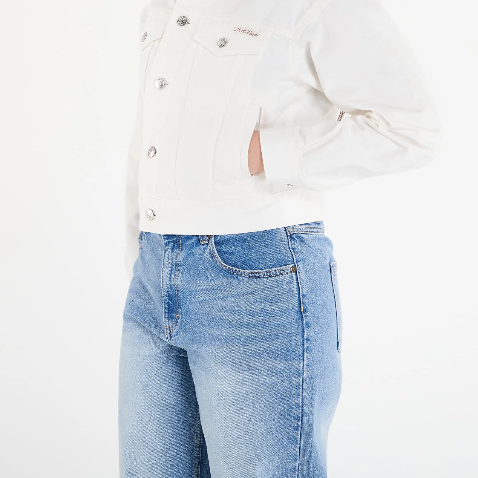 Дамско яке Calvin Klein Trucker бяло – Chalk White – Дамски преходни якета