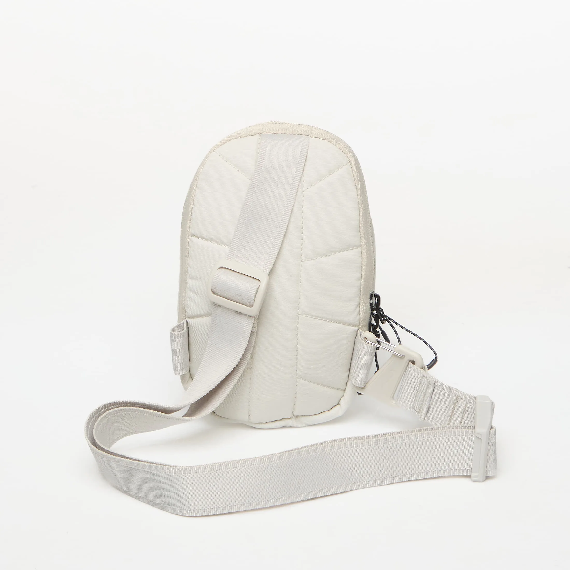 Чанта Nike Commute Nike Tech Crossbody Bag 1L Light Bone/ Light Bone/ Black 1 l – Light Bone|Black – Crossbody чанти