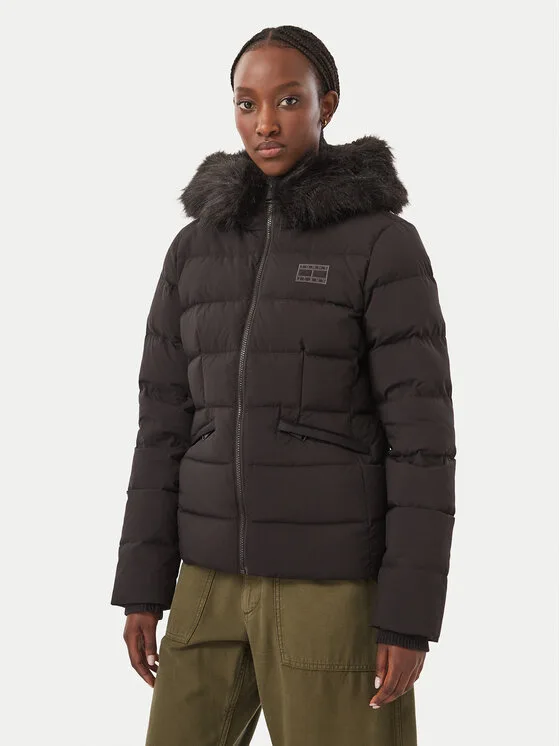 Дамско пухено яке Tommy Jeans DW0DW23409 черно – Черен – Дамски пухени якета