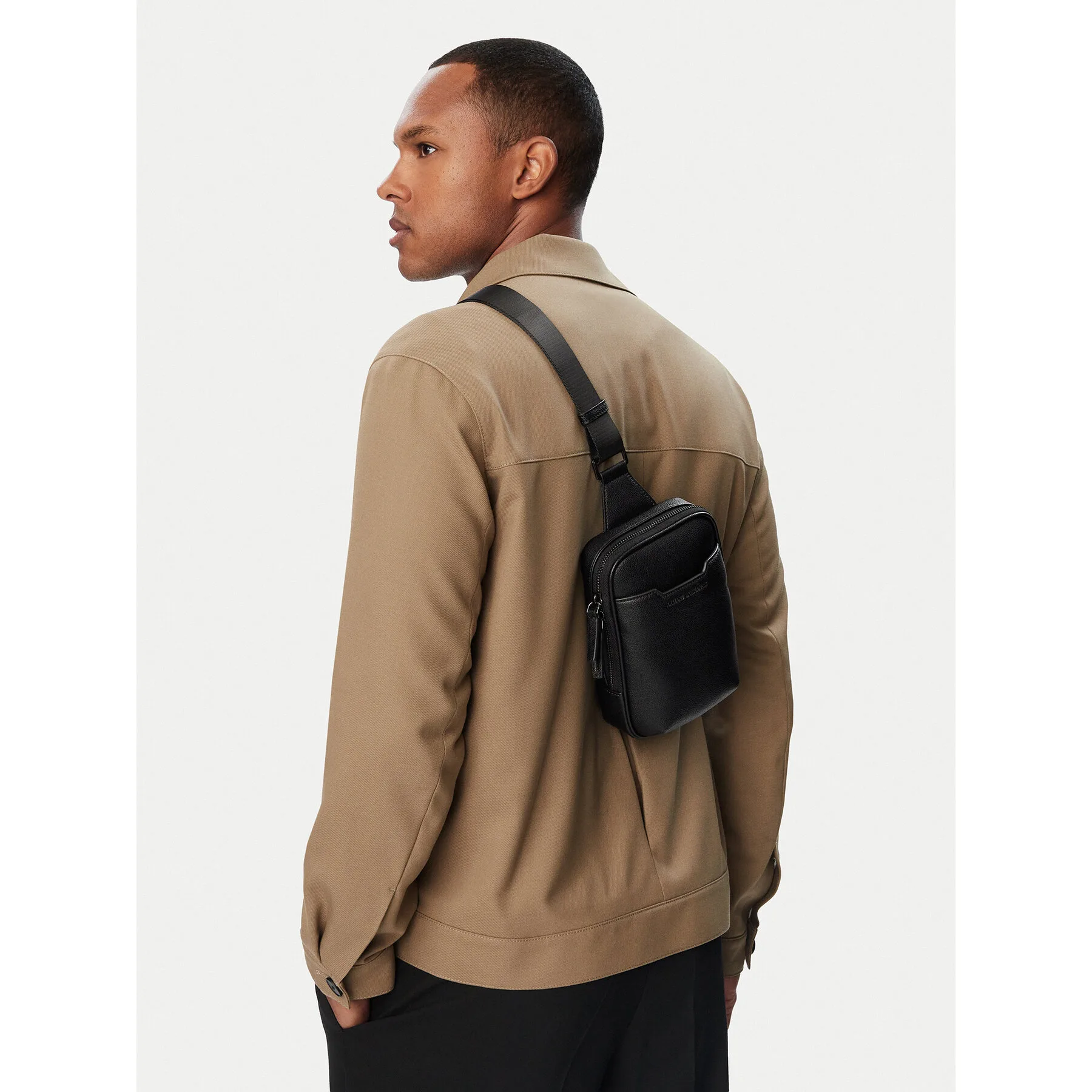 Мъжка чанта Armani Exchange XM002587 AF22651 UC001 черна – Черен – Мъжки чанти