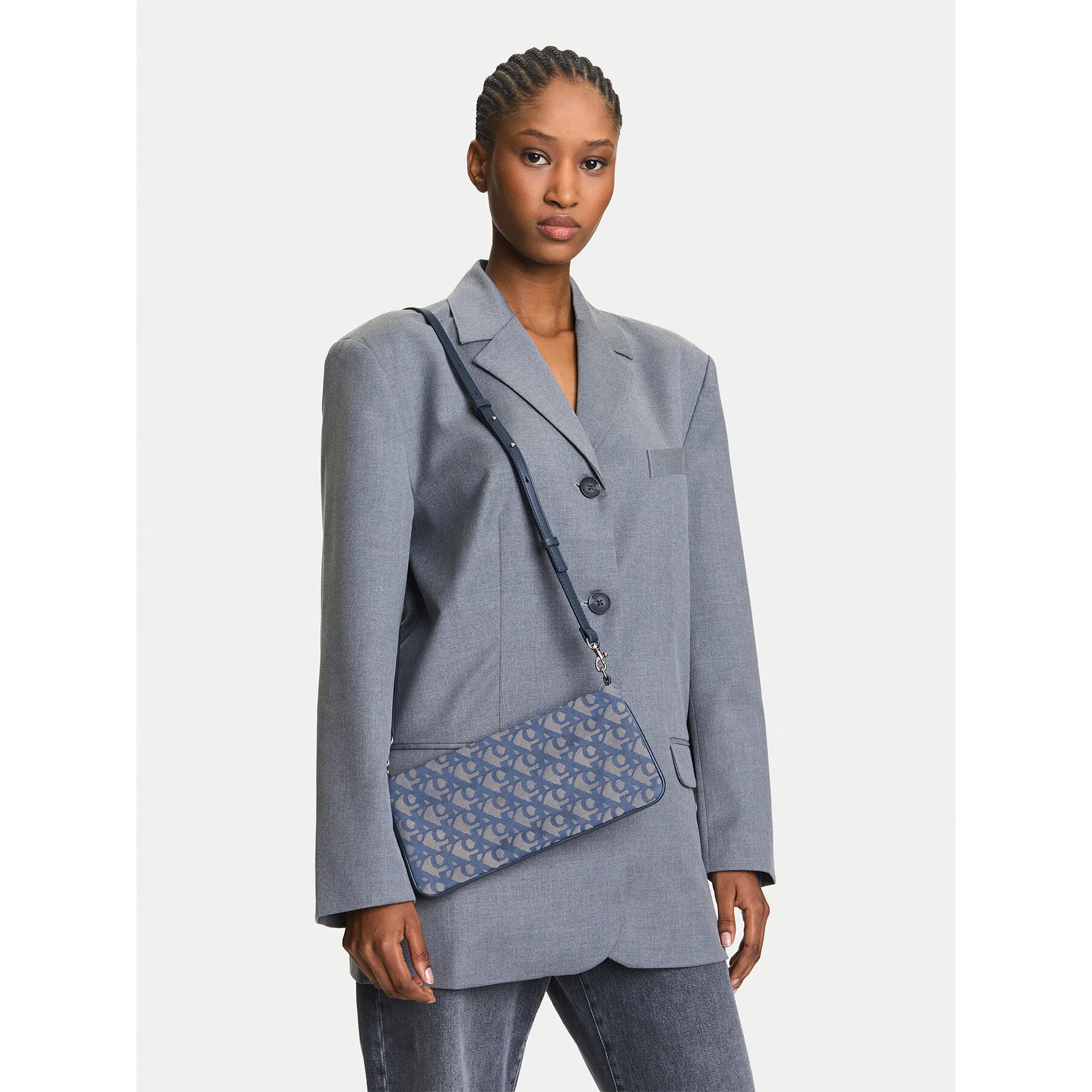 Дамска чанта Calvin Klein Jeans Ckj Monogram Mini синя – Дамски чанти тип плик