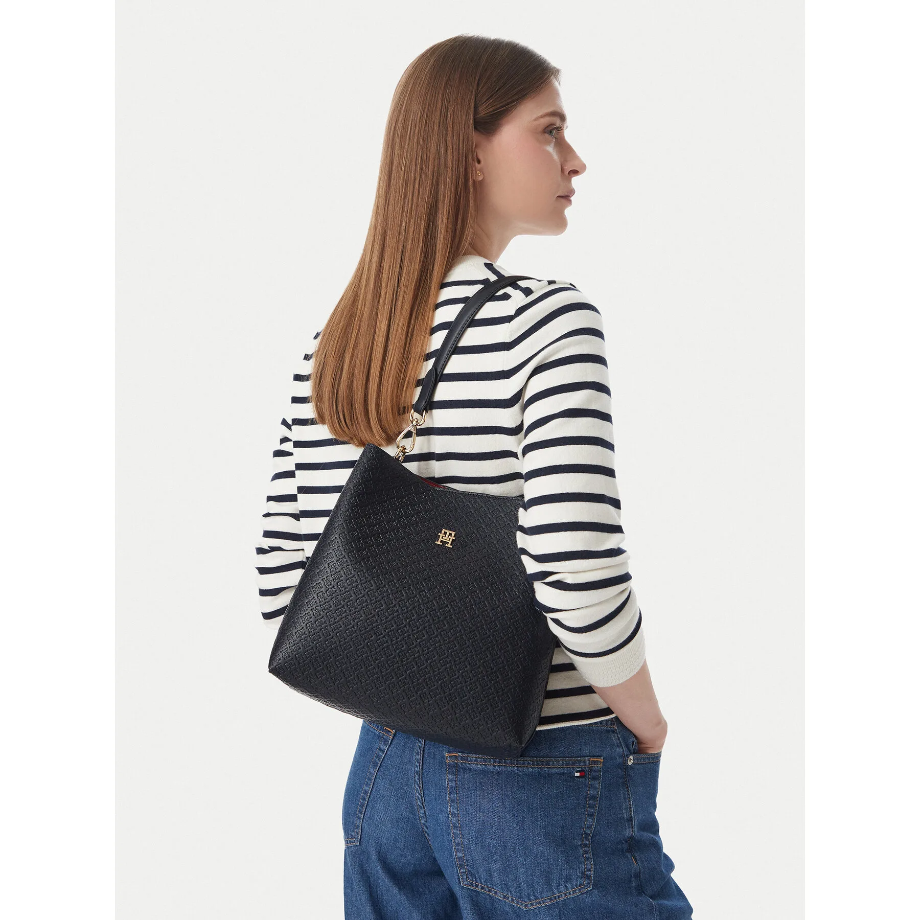 Дамска чанта Tommy Hilfiger Th Icon Shoulder Bag Mono AW0AW19000 Тъмносин – Crossbody чанти