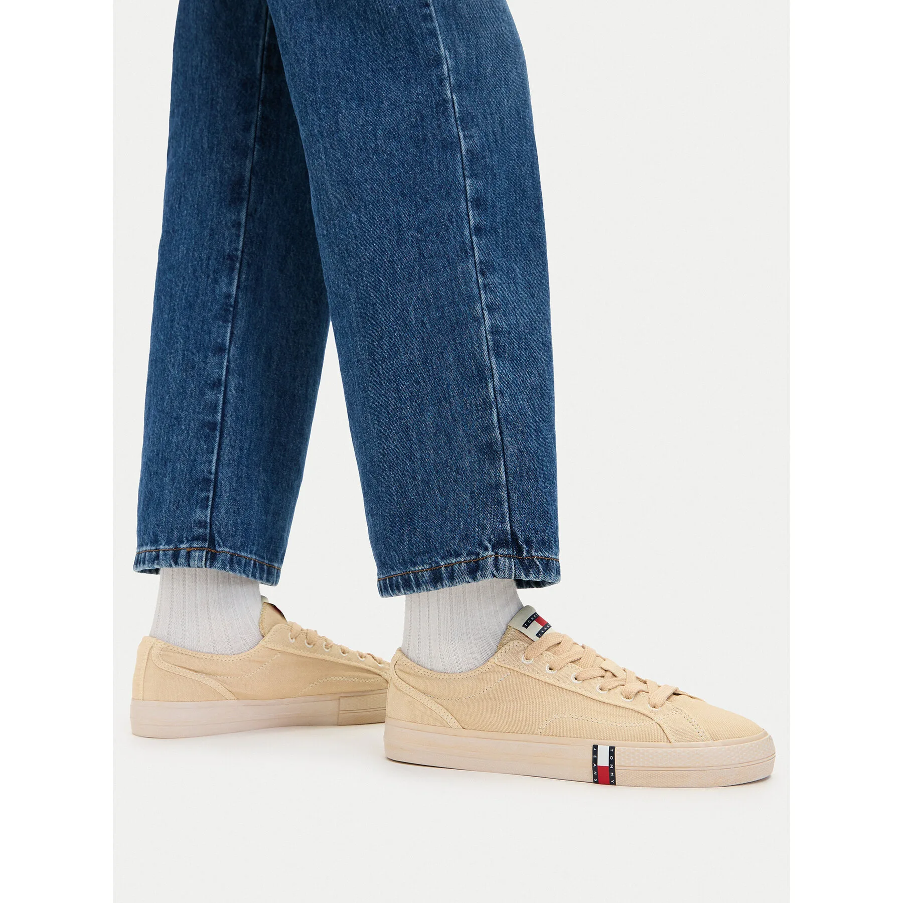 Гуменки Tommy Jeans Archive Vulc Y2K Washed Canvas EN0EN02957 Бежов – Дамски ниски кецове