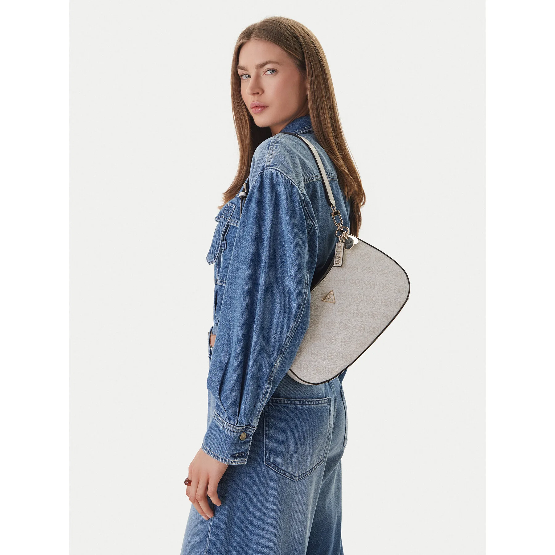 Дамска чанта Guess HWBG96 бежова – Класически дамски чанти