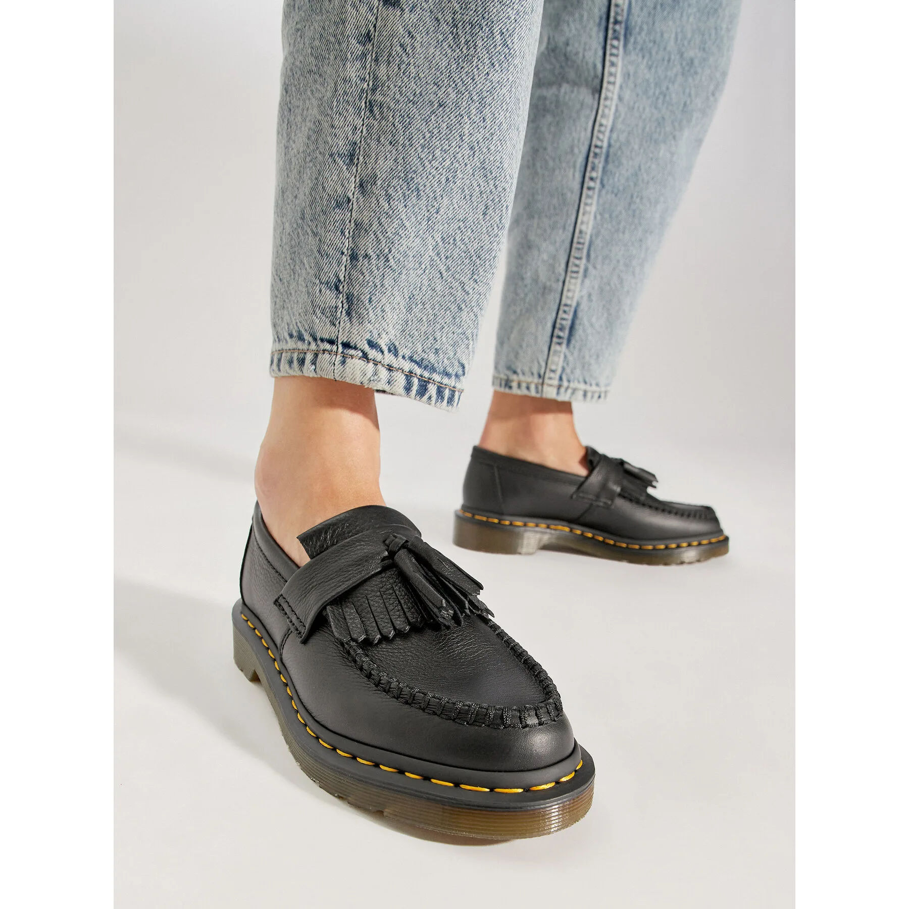 лоуфъри с дебела подметка Dr. Martens Adrian 22760001 Черен – Дамски лоуфъри