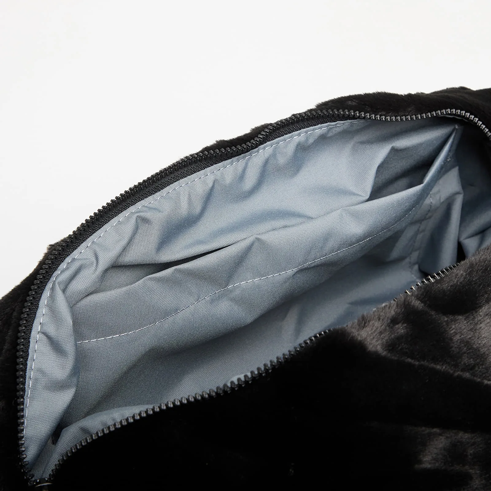 Чанта Nike Sportswear Faux Fur Slouchy Bag 19L Black/ Black Universal – Crossbody чанти
