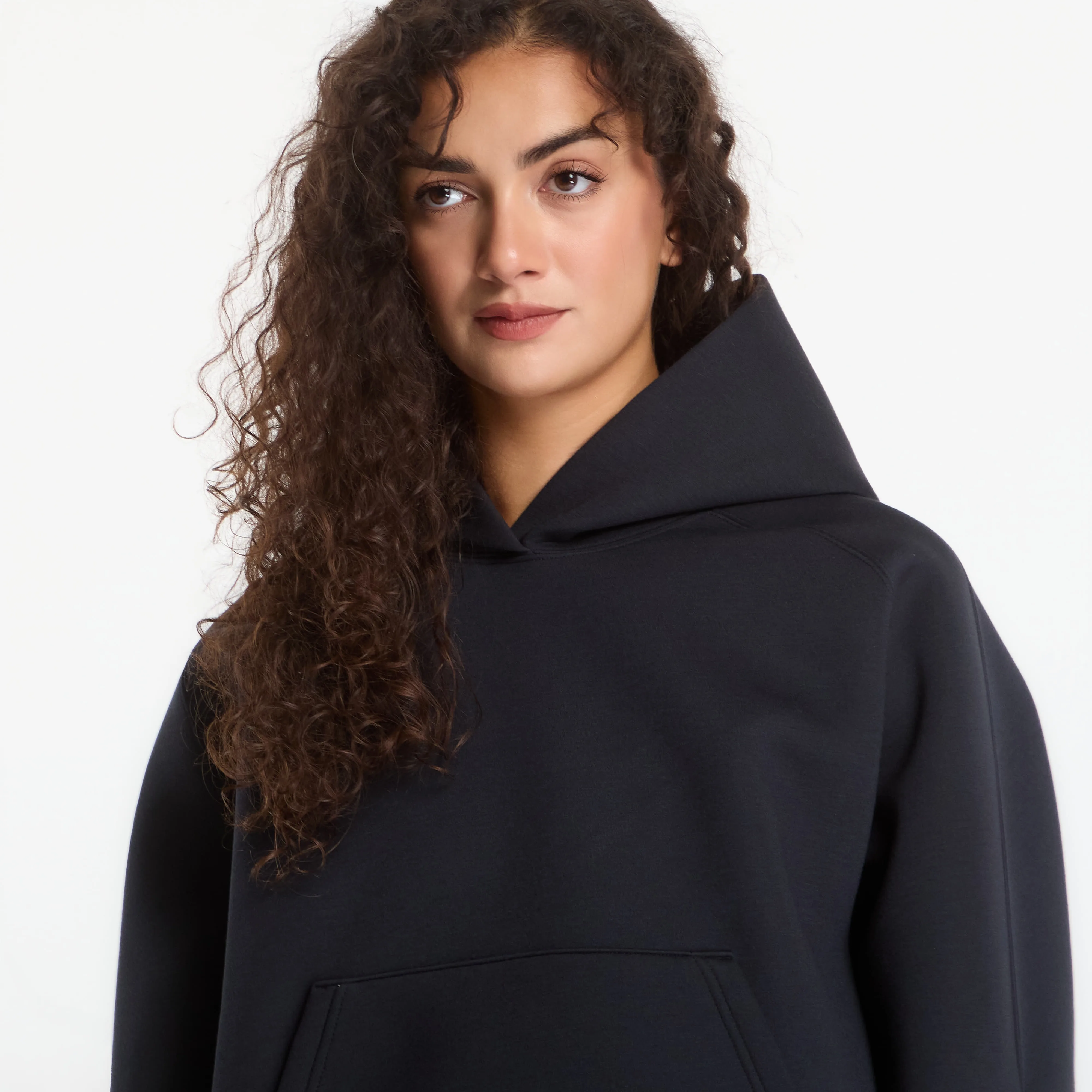 Дамски суитшърт с качулка Nike Pregame Oversized черен – Black – Дамски худита