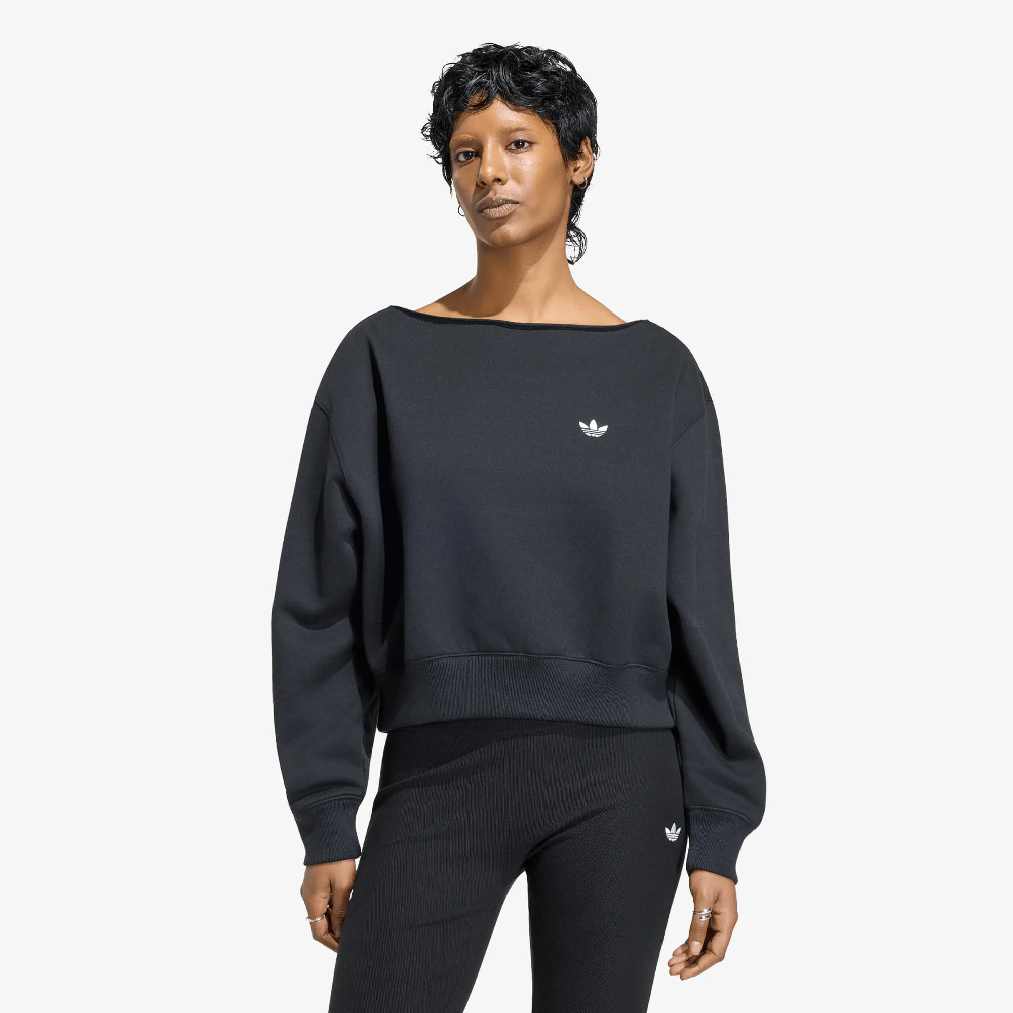 Суитшърт adidas Ess Crw Lo Black S – Дамски суитшърти и худита
