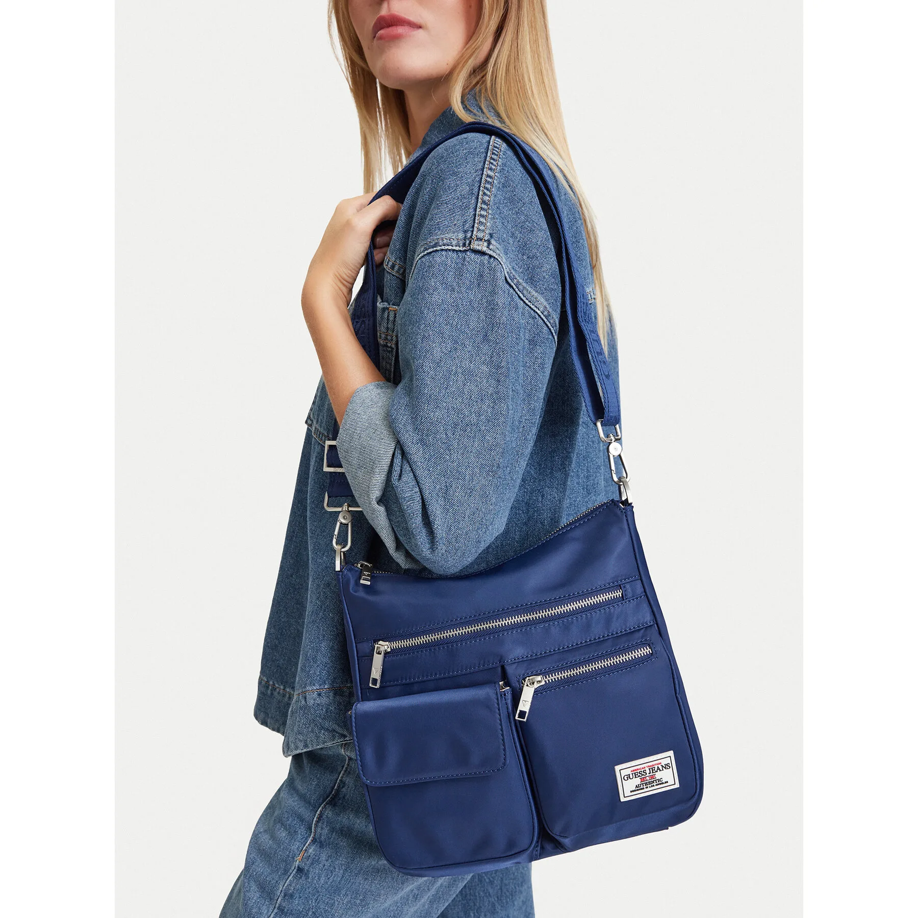 Дамска чанта Guess Jeans CWBEO-GUESS-B-004-10 Тъмносин – Чанти