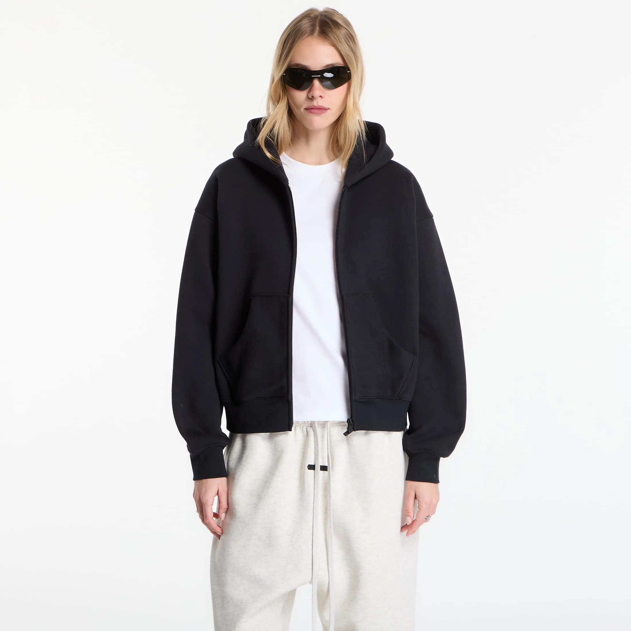 Дамски суитшърт с качулка Fear of God Essentials Classic черен – Vintage Black – Дамски худита