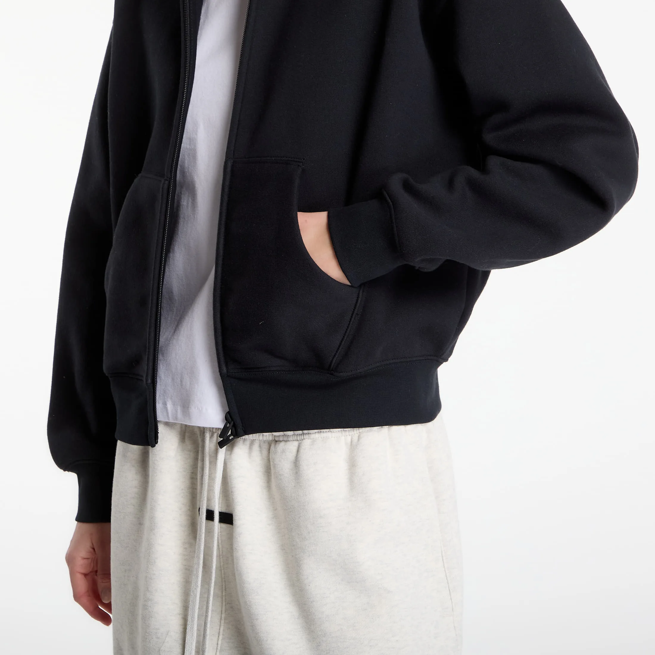 Дамски суитшърт с качулка Fear of God Essentials Classic черен – Vintage Black – Дамски худита