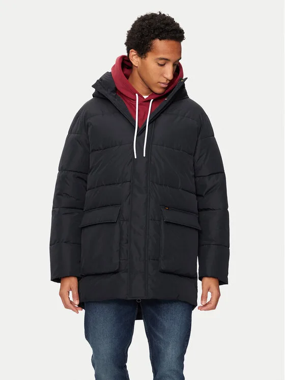 Lee Пухено яке 112355680 Черен Regular Fit – Мъжки пухени якета