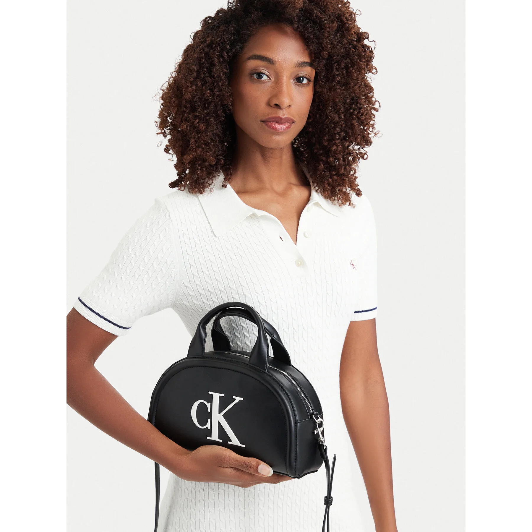 Дамска чанта Calvin Klein Bold Ck Dome Crossbody черна – Черен – Класически дамски чанти