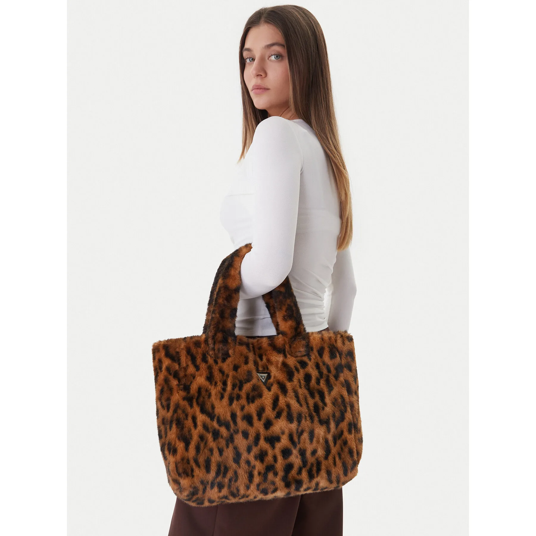Дамска чанта Guess кафява – Дамски ежедневни чанти