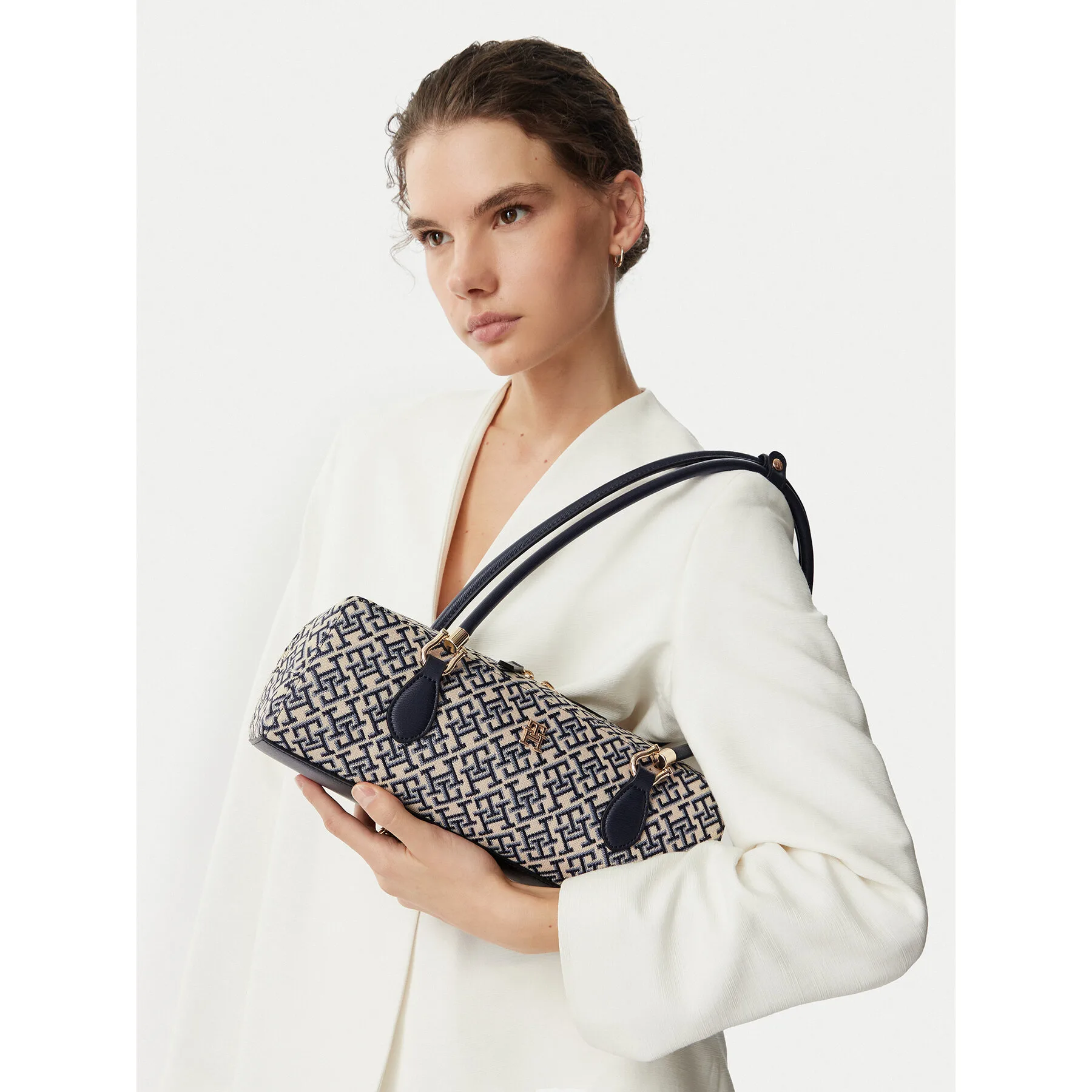 Дамска чанта Tommy Hilfiger Th Grace Shoulder Bag Jacquard AW0AW18752 Син – Crossbody чанти