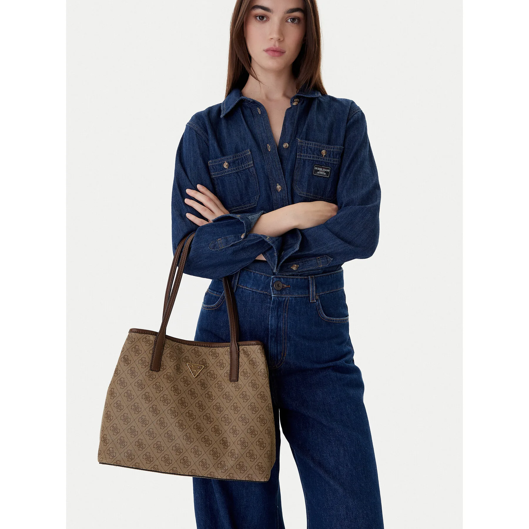 Дамска чанта Guess Victtoria HWESG9 кафява – Дамски ежедневни чанти