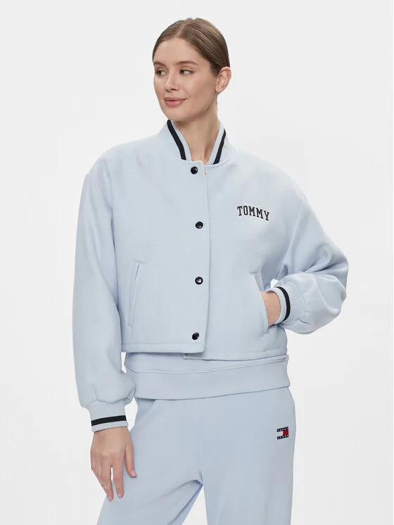 Tommy Jeans Яке бомбър Varsity DW0DW17236 Светлосиньо Relaxed Fit – Дамски бомбър якета