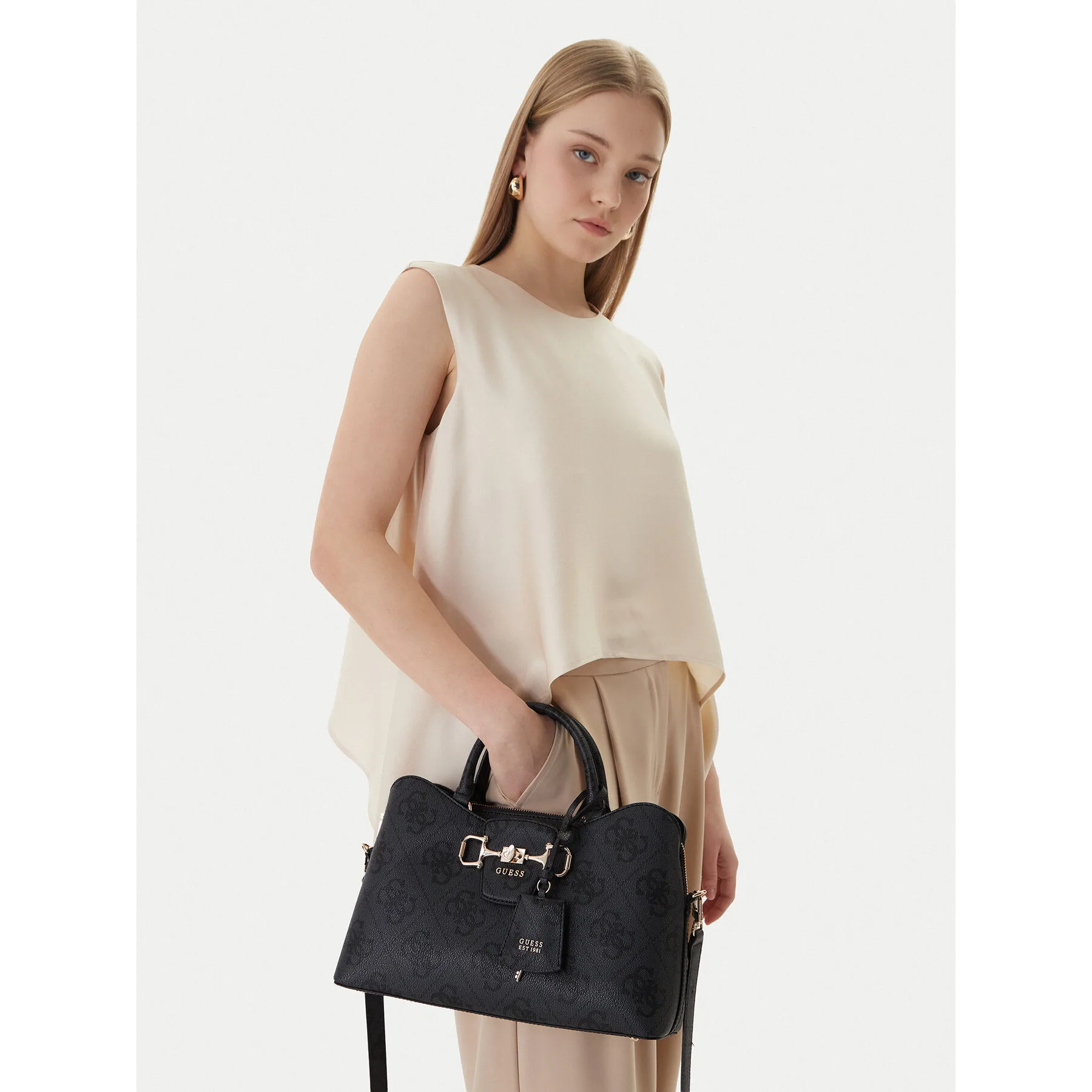 Дамска чанта Guess Janie HWOS99 черна – Черен – Дамски чанти тип куфарче