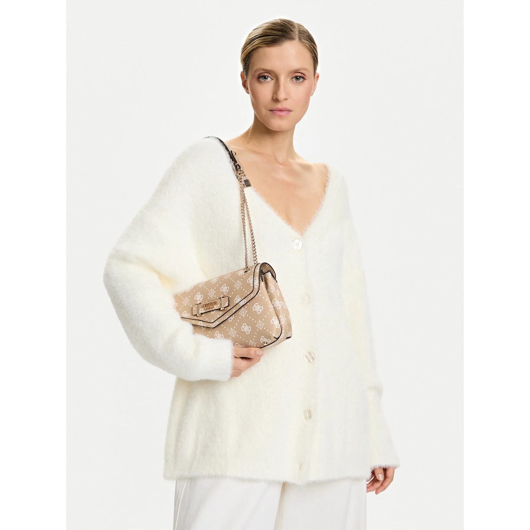 Дамска чанта Guess Silia HWGP98 бежова – Класически дамски чанти