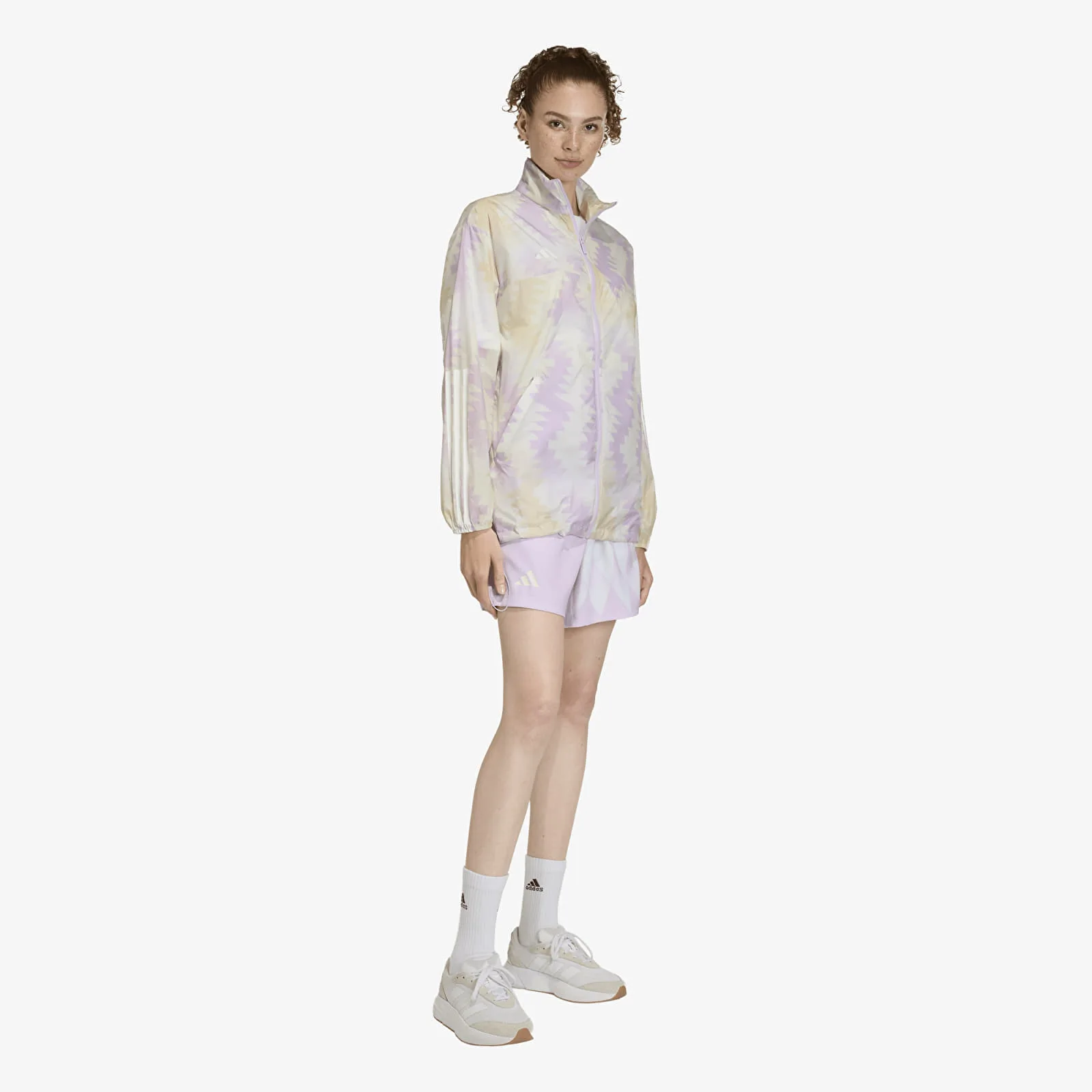 Яке adidas House Of Tiro x Common Goal AOP Windbreaker Wonder White/ Off White/ Ice Lavender M – Wonder White|Off White|Ice Lavender – Дамски як…