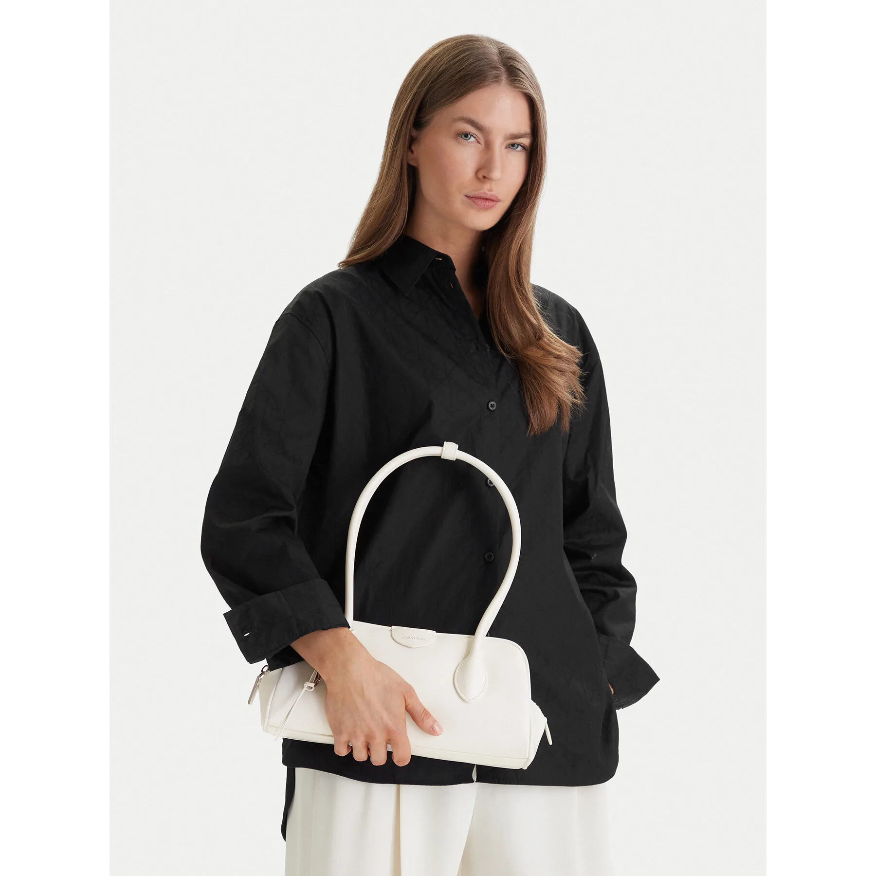 Дамска чанта Calvin Klein Emblem Trio Shoulder Bag LV04F3369G Бял – Crossbody чанти