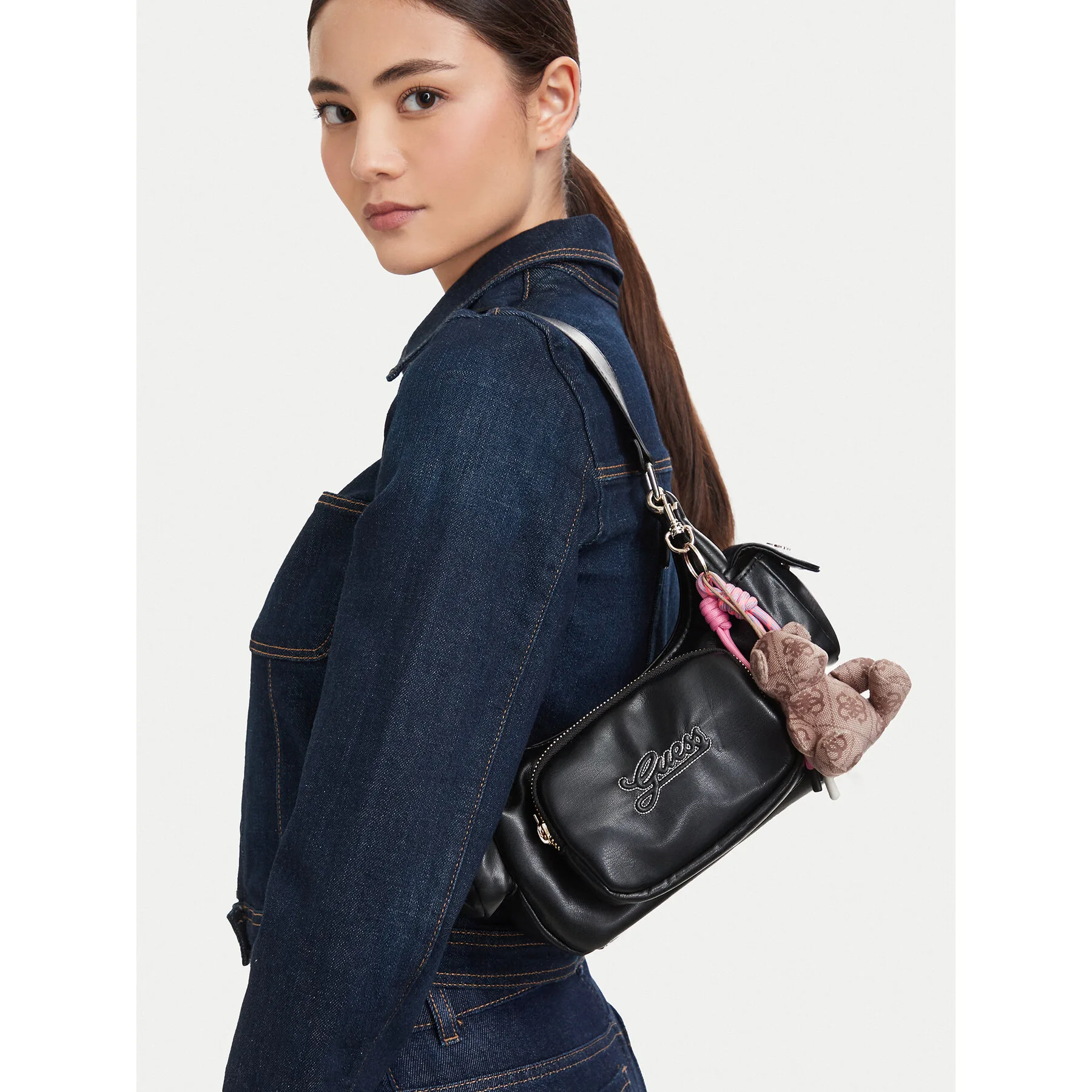 Дамска чанта Guess J6YZ28 W2574 черна – Черен – Класически дамски чанти