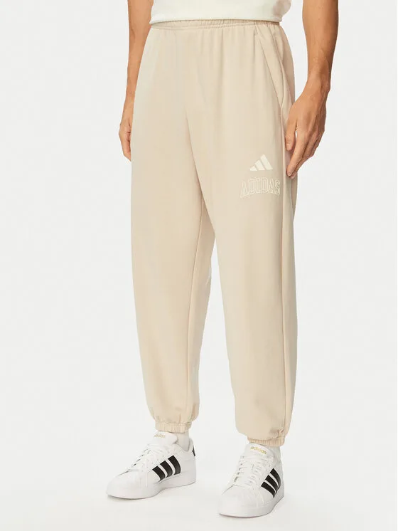 Мъжки спортен панталон adidas Seasonal Essentials Collegiate French бежов – Мъжки спортни панталони