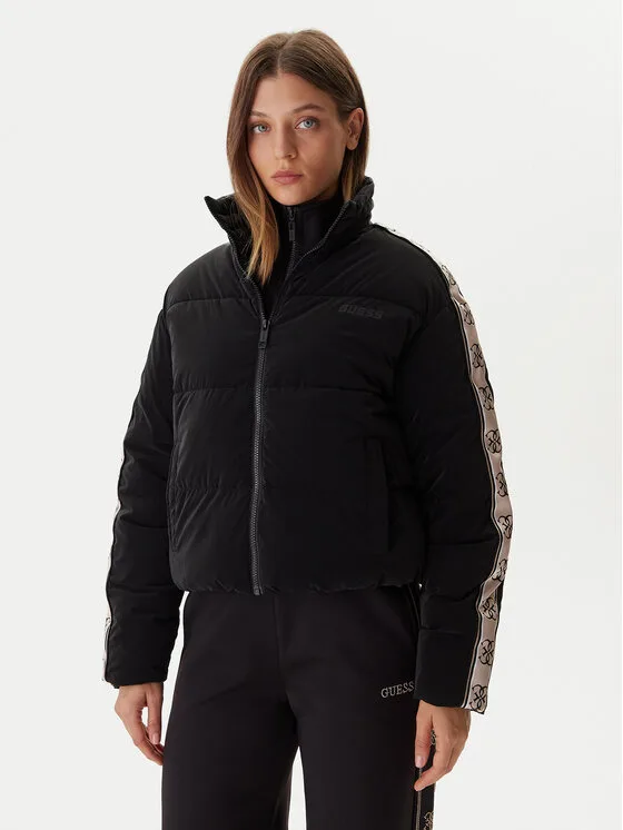 Guess Зимно яке V5BL11 WGYC2 Черен Regular Fit – Дамски зимни якета