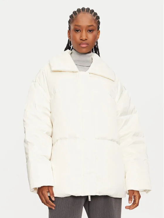 Calvin Klein Зимно яке K20K207720 Екрю Regular Fit – Кремав – Дамски зимни якета