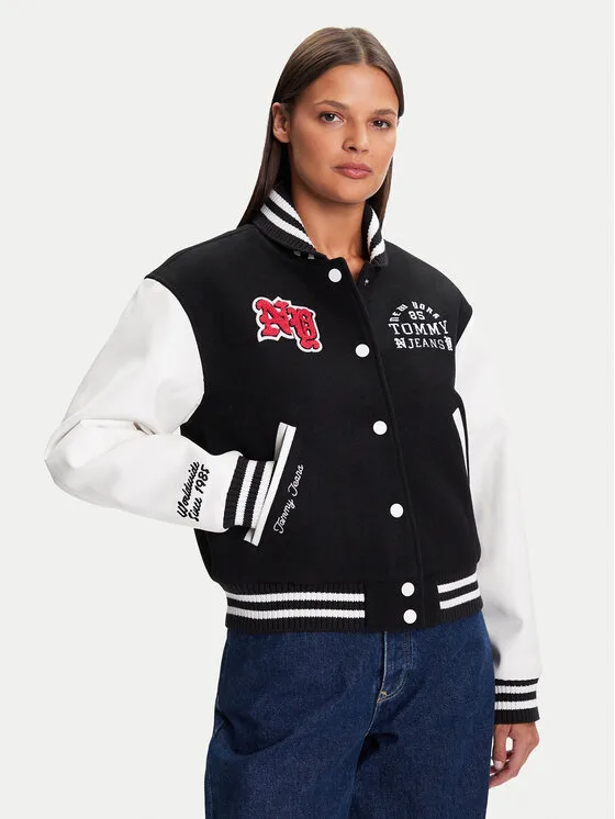 Дамско яке бомбър Tommy Jeans Varsity DW0DW21628 черно – Черен – Дамски бомбър якета