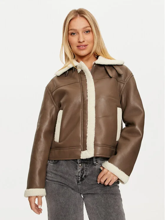 Pieces Яке от имитация на кожа Janelle 17141595 Кафяв Regular Fit – Дамски кожени якета