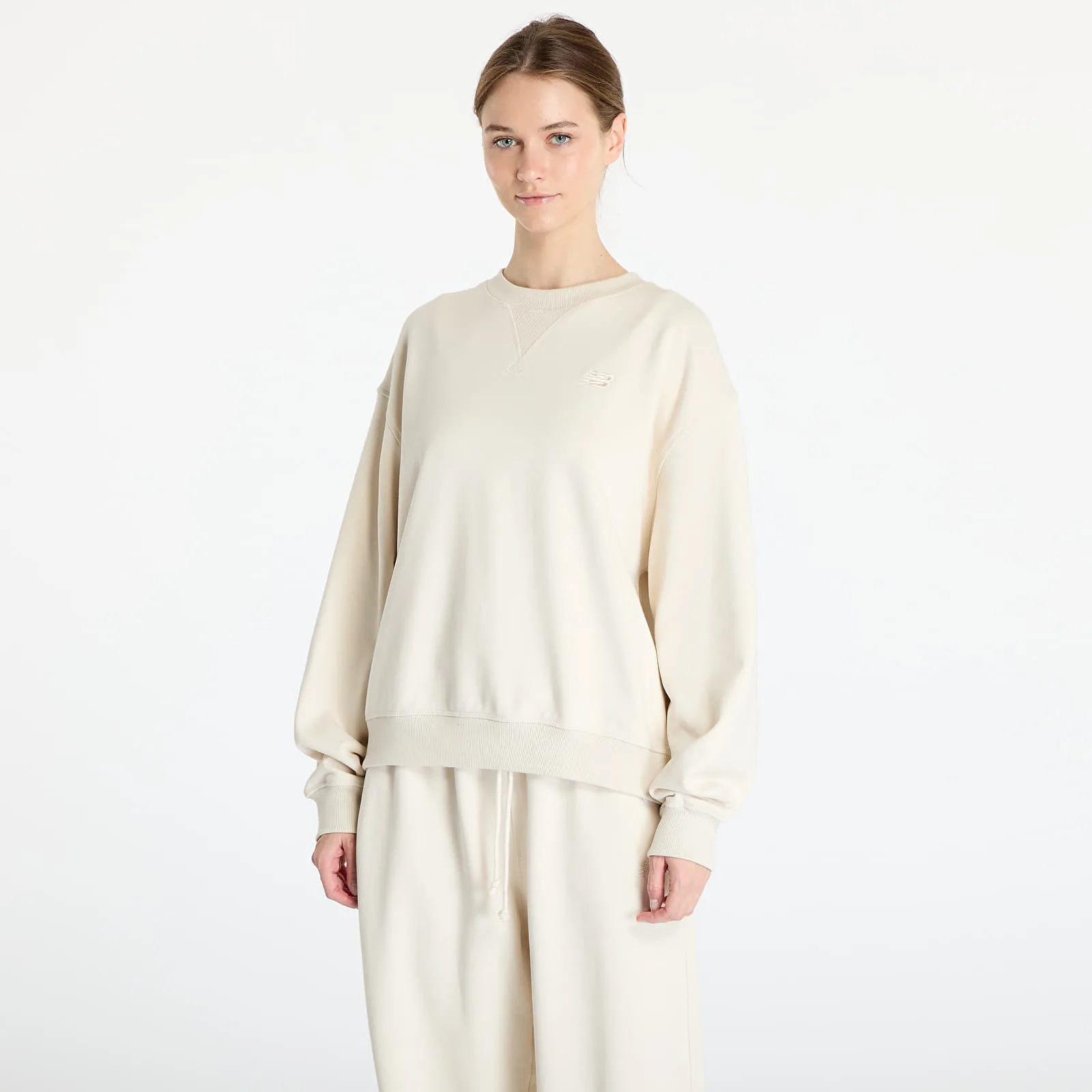 Дамски суитшърт New Balance Athletics French Terry бежов – Linen – Дамски суитшърти без цип