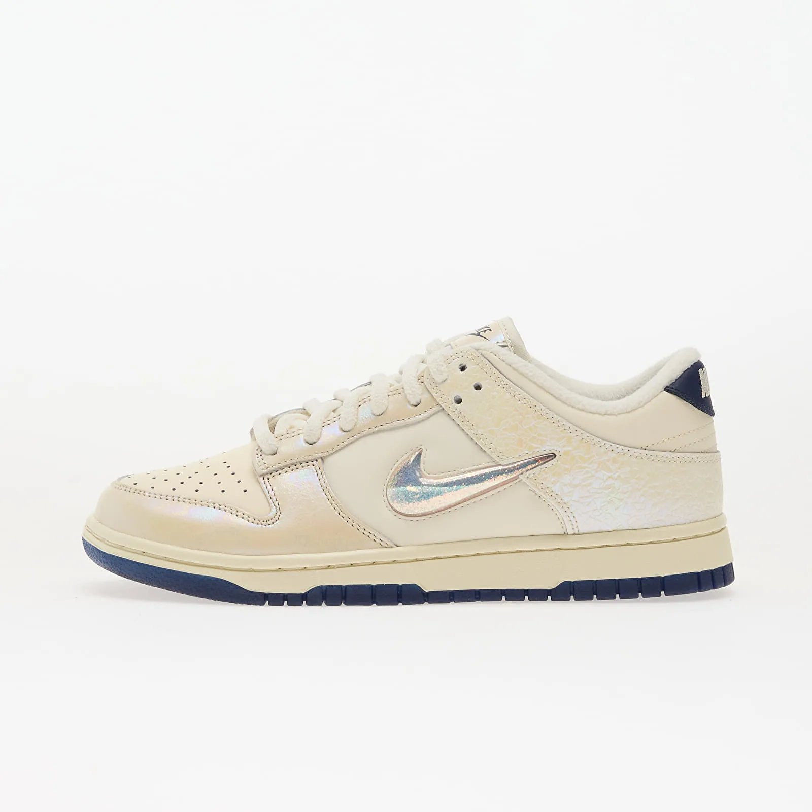 Сникърси Nike W Dunk Low Soft Pearl/ Multi-Color-Midnight Navy EUR 36.5 – Soft Pearl|Multi-Color-Midnight Navy – Дамски кецове