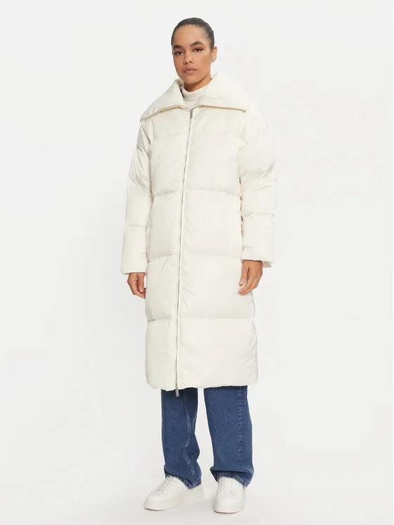 Calvin Klein Пухено яке K20K207721 Бял Regular Fit – Дамски пухени якета