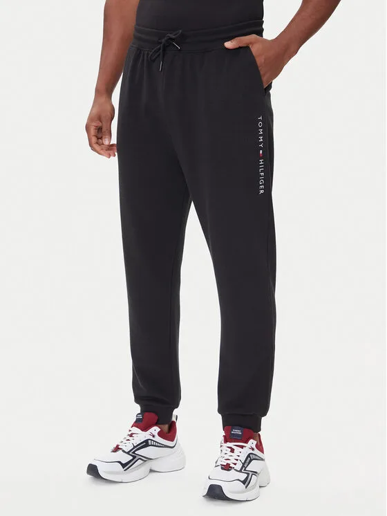 Tommy Hilfiger Долнище анцуг UM0UM03664 Черен Regular Fit – Мъжки спортни панталони