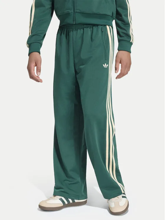 Детски спортен панталон adidas Firebird Loose Tracksuit зелен – Детски спортни панталони