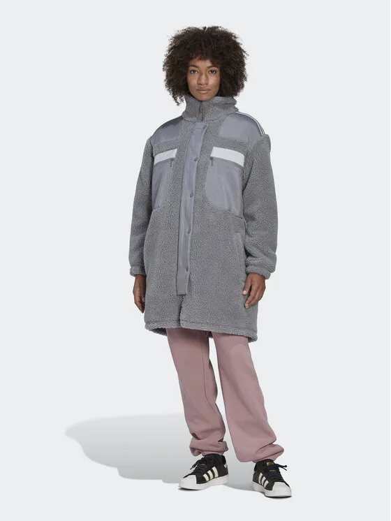 adidas Зимно яке Sherpa HK5256 Сив Relaxed Fit – Дамски зимни якета