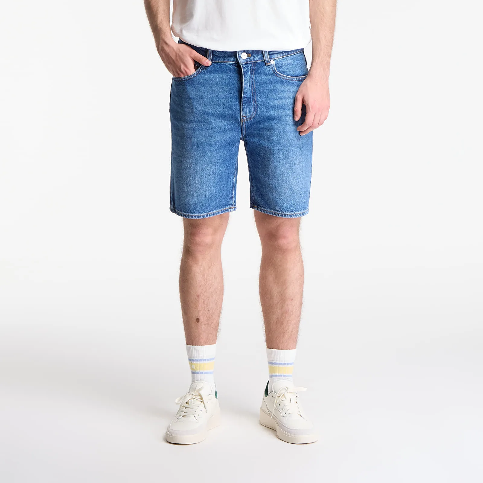 Къси панталони LACOSTE Bermuda Shorts Washed Deep Medium 33 – Мъжки къси панталони