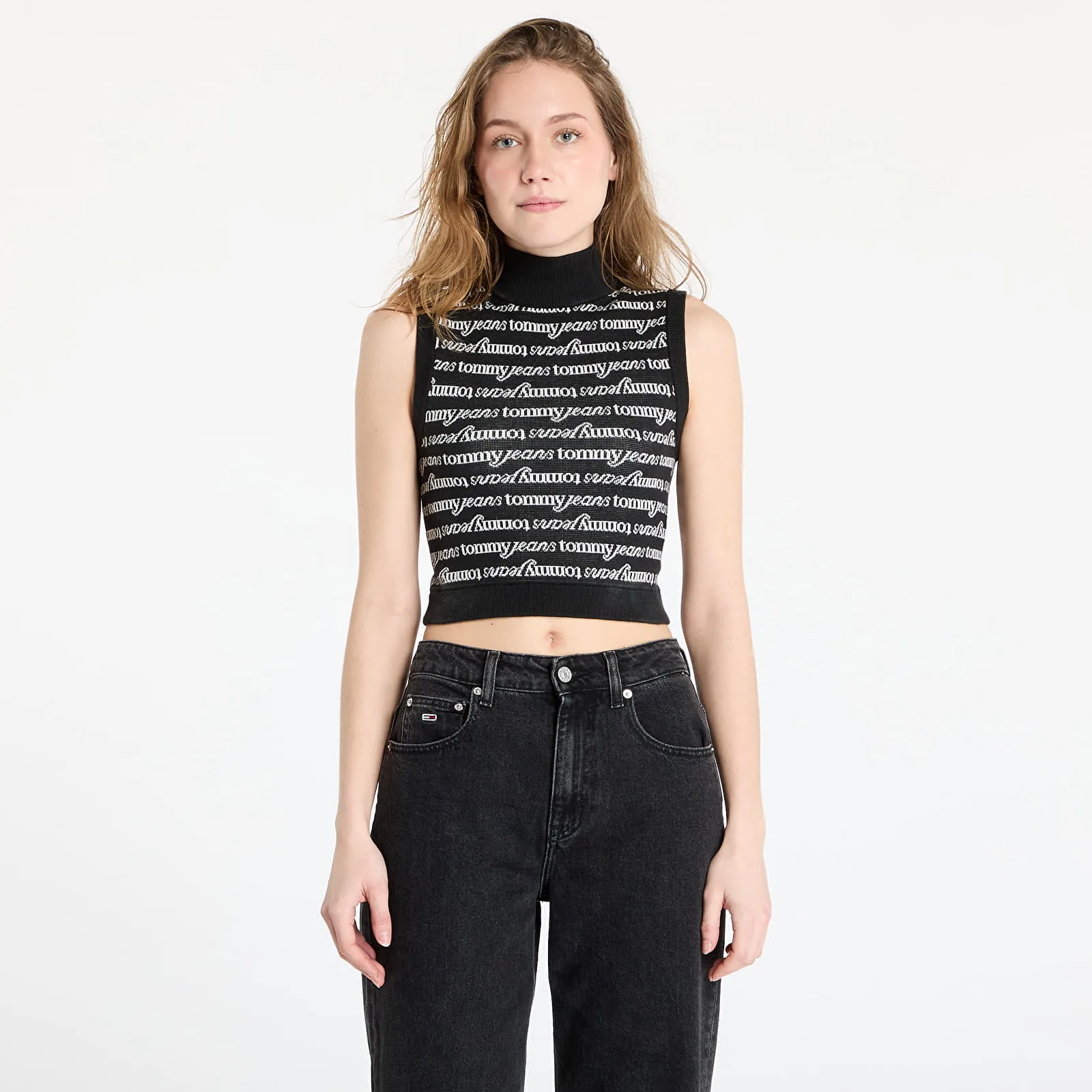 Дамски елек Tommy Hilfiger Jeans Crop Script черен – Black – Дамски елеци