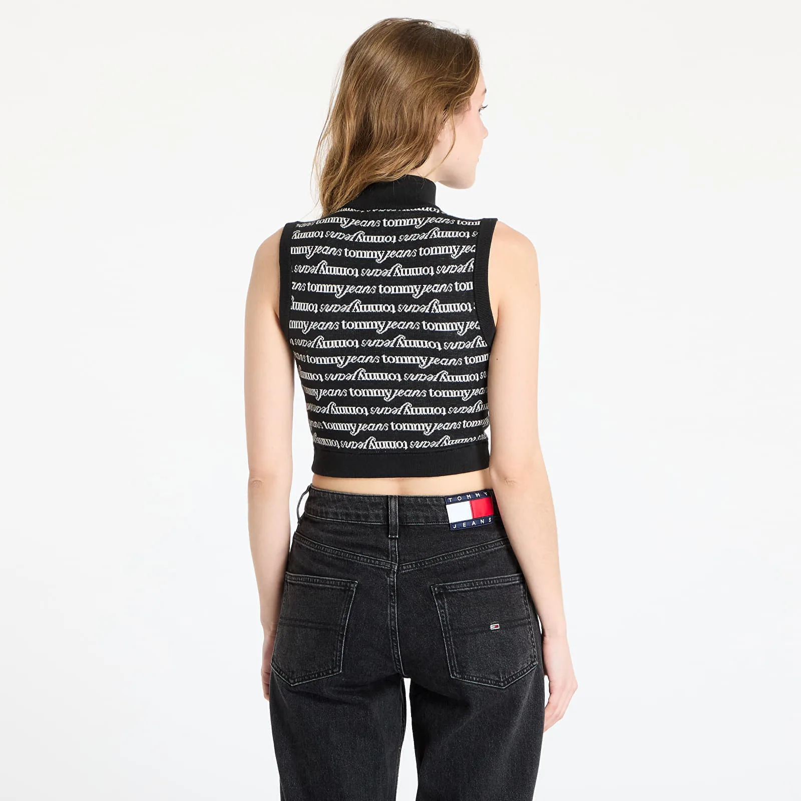 Дамски елек Tommy Hilfiger Jeans Crop Script черен – Black – Дамски елеци