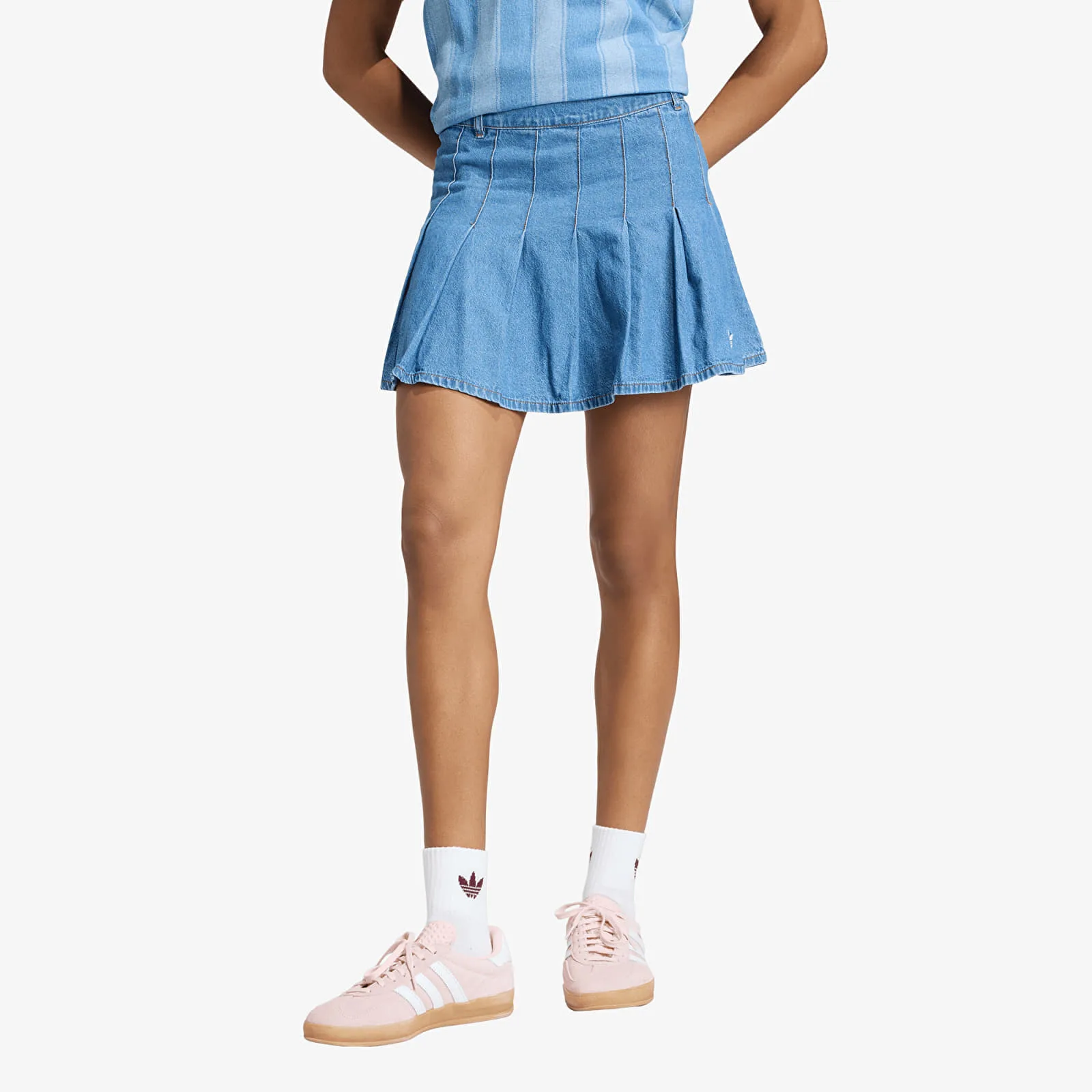 Дамска пола adidas Originals Denim Pleated тъмносиня – Indigo Denim – Дамски миди поли