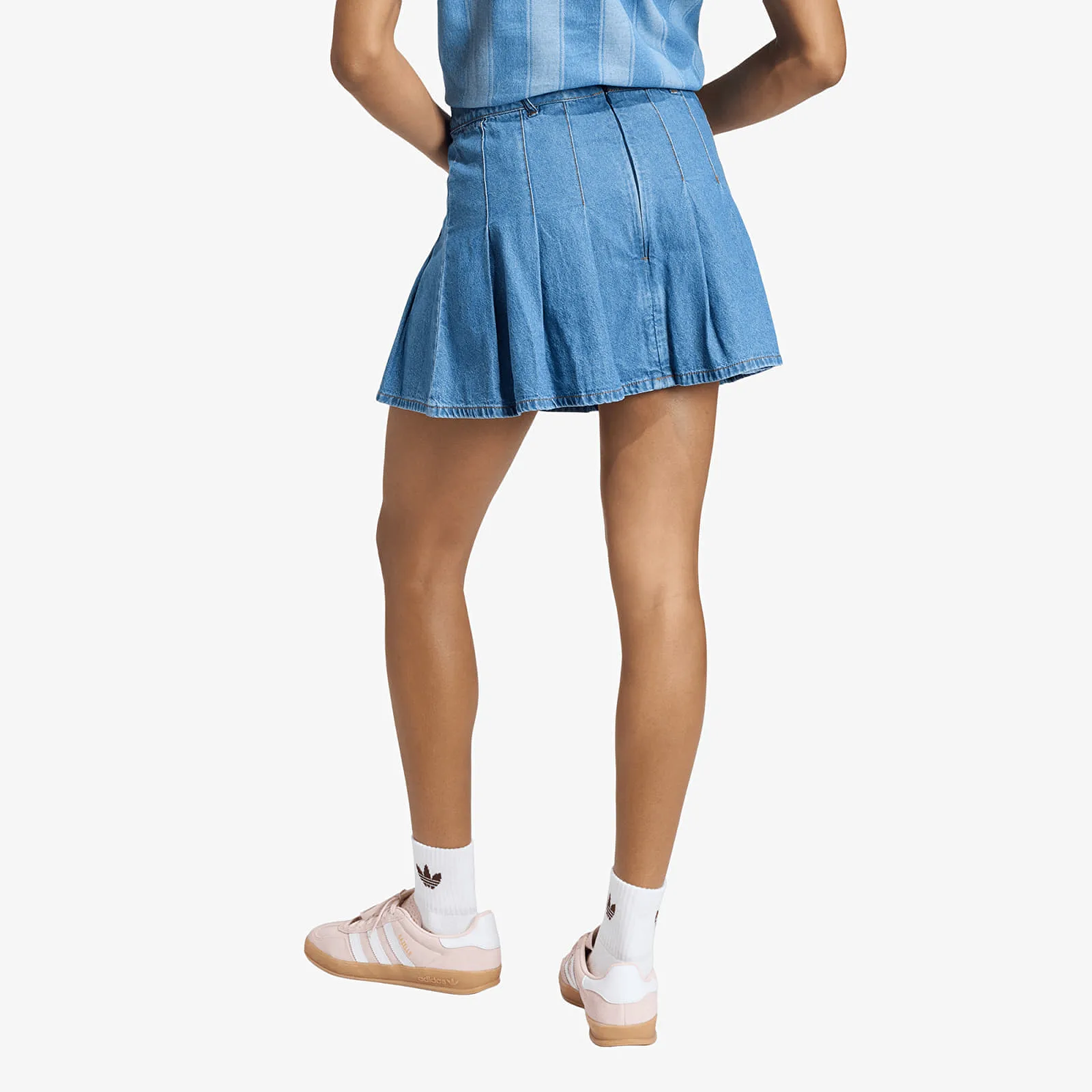 Дамска пола adidas Originals Denim Pleated тъмносиня – Indigo Denim – Дамски миди поли