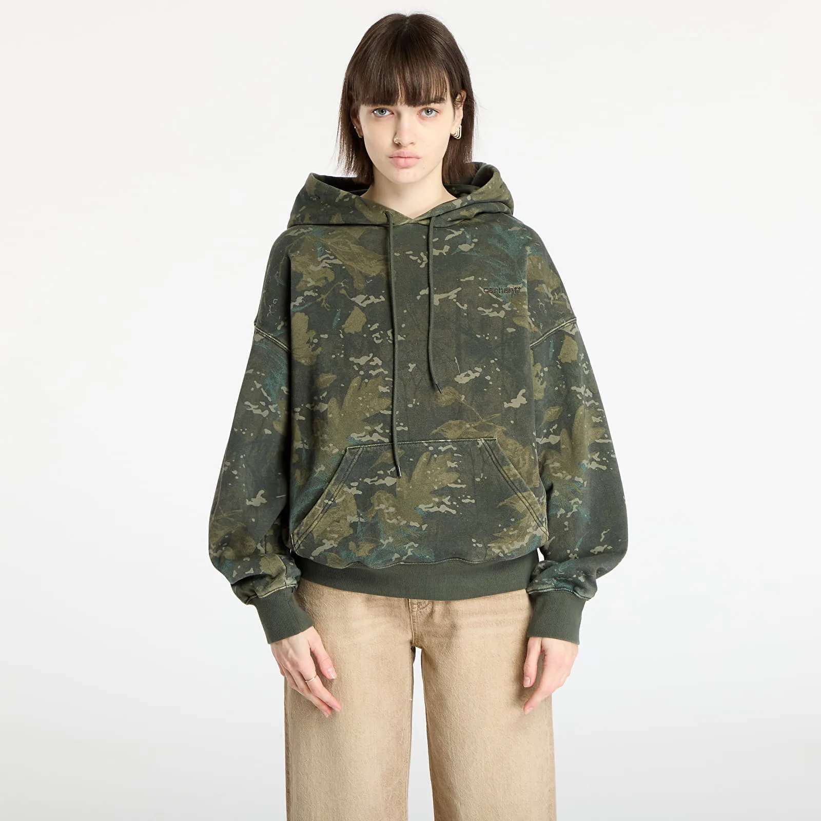 Мъжки суитшърт с качулка Carhartt WIP Hooded Benton зелен – Camo Combi|Green Garment Dyed – Мъжки худита