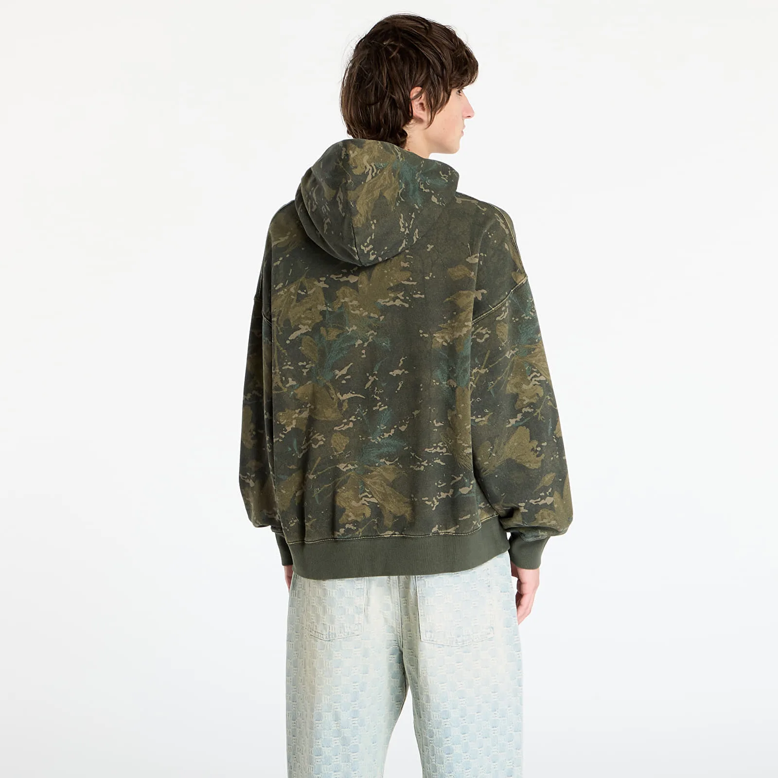 Мъжки суитшърт с качулка Carhartt WIP Hooded Benton зелен – Camo Combi|Green Garment Dyed – Мъжки худита