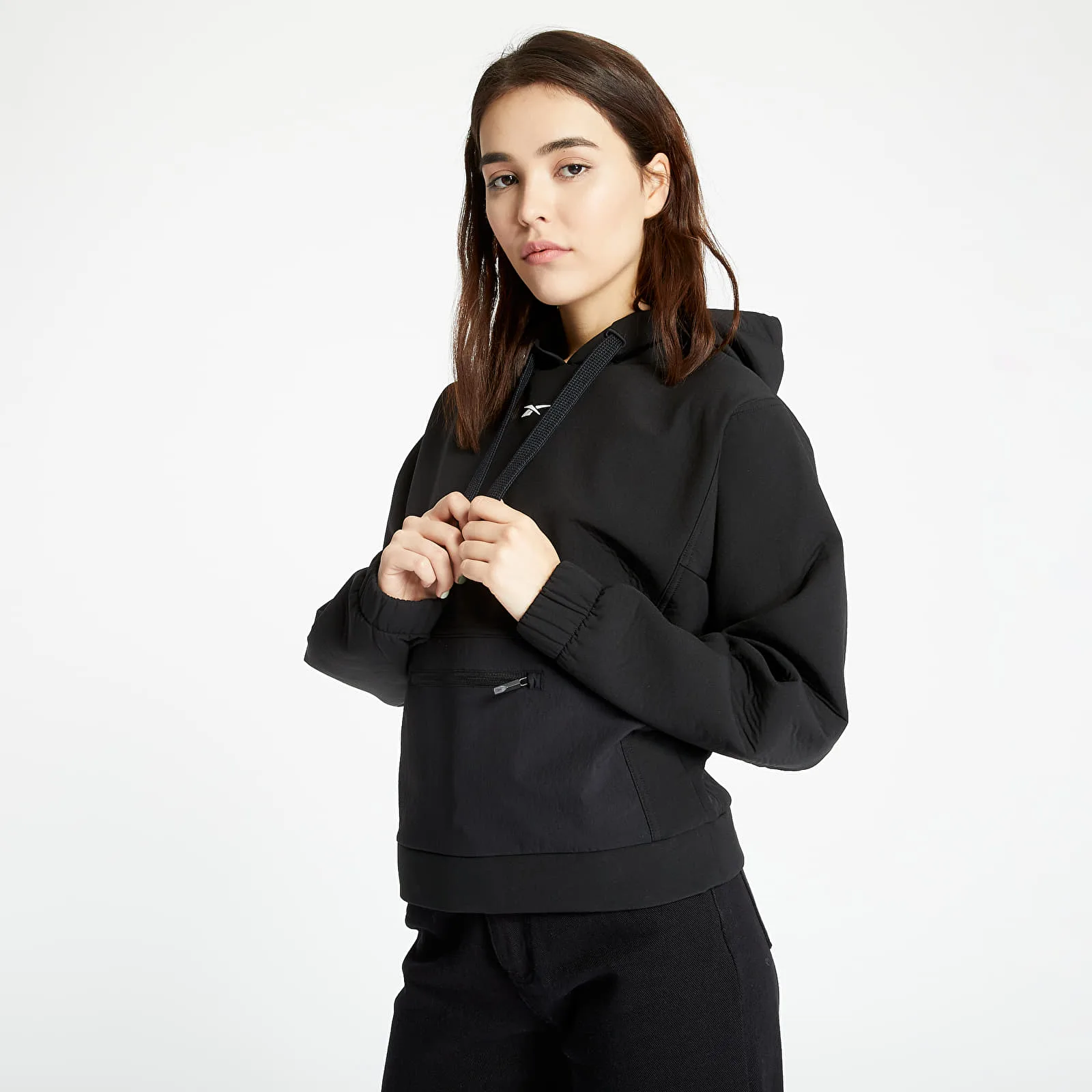 Дамски суитшърт с качулка Reebok TS Edgeworks черен – Black – Дамски худита
