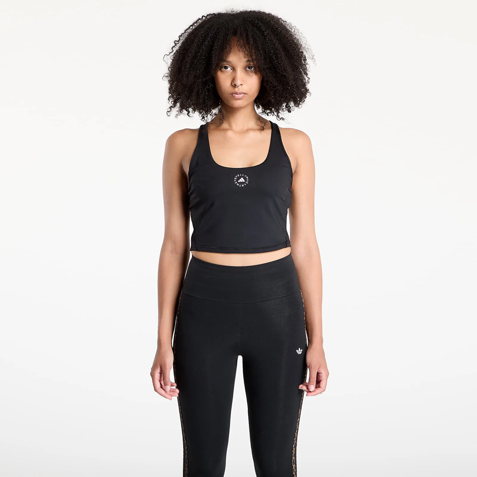 Дамски топ adidas Performance By Stella McCartney Yoga Croptop черен – Black – Дамски топове