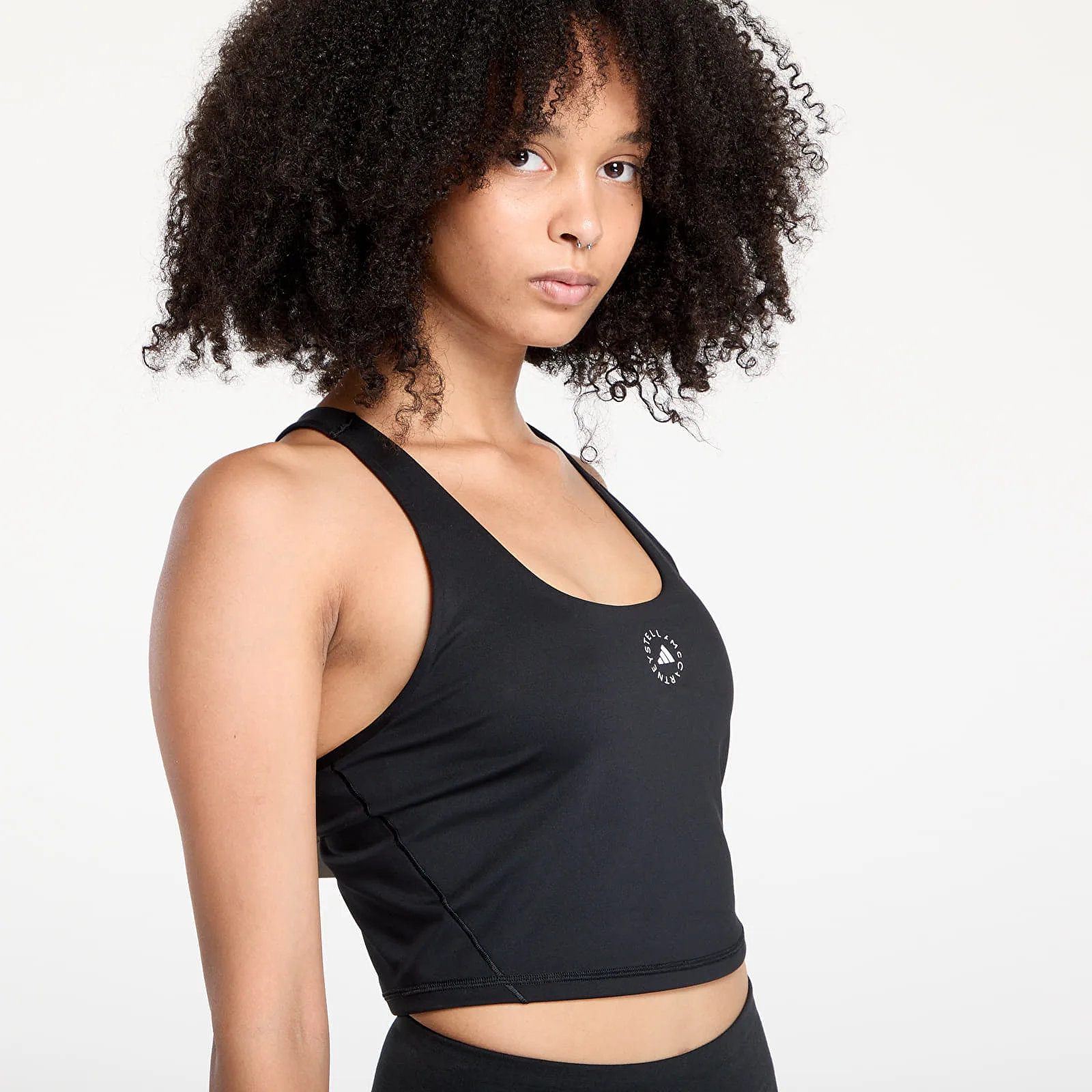 Дамски топ adidas Performance By Stella McCartney Yoga Croptop черен – Black – Дамски топове