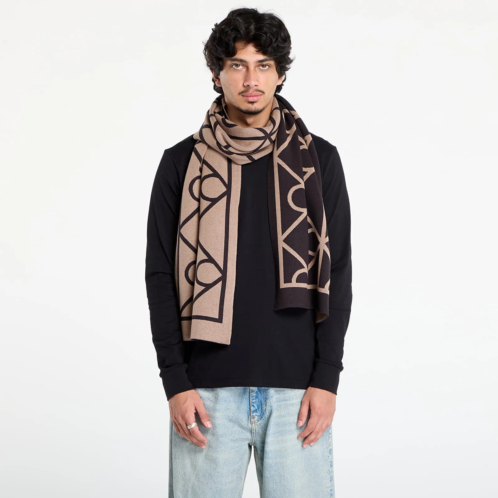 Мъжки шал Calvin Klein Emblem Aop Jcq Fine черен – Black – Шалове